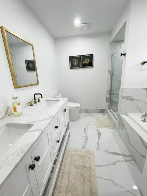 Elegant & Luxurious 3 Bedroom Home Mississauga Eksteriør billede