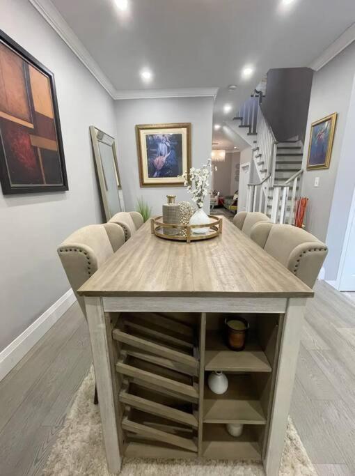 Elegant & Luxurious 3 Bedroom Home Mississauga Eksteriør billede
