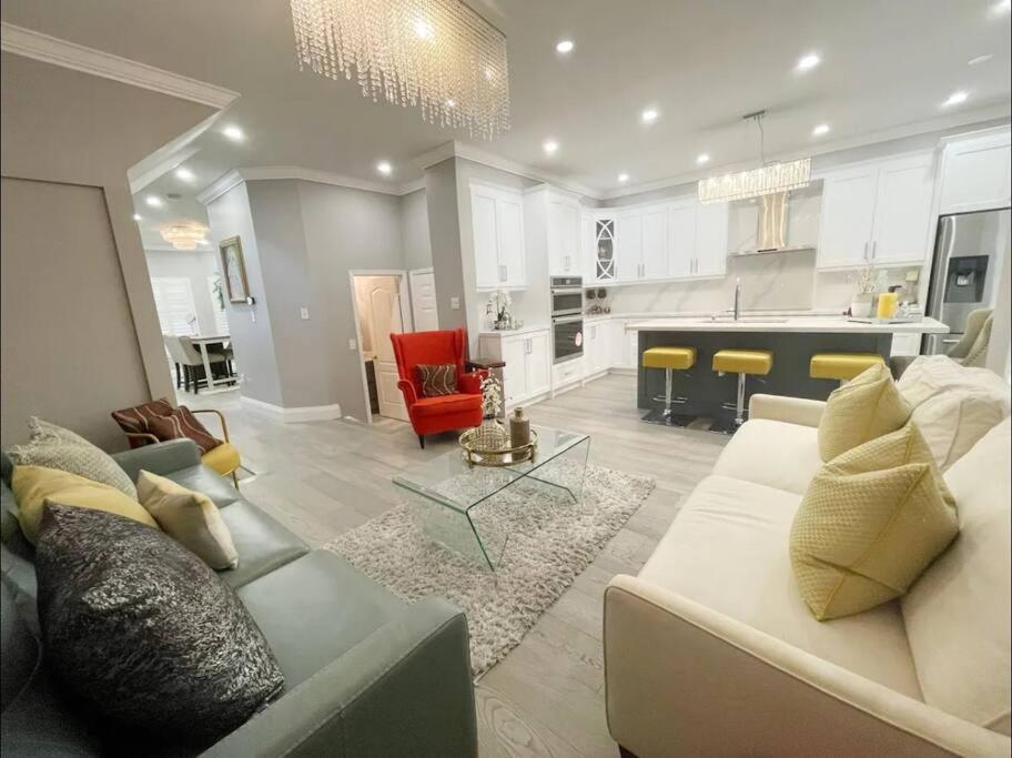 Elegant & Luxurious 3 Bedroom Home Mississauga Eksteriør billede