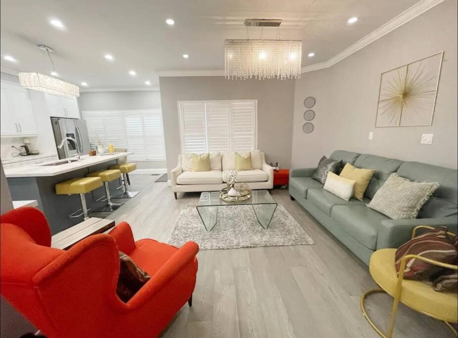 Elegant & Luxurious 3 Bedroom Home Mississauga Eksteriør billede
